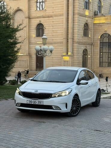 hyundai elantra qiyməti: Taksiye Yararli Kredit yolu ile satilir İlkin odeniş en azi 3.000 azn — 1