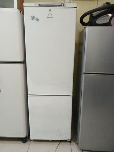 İşlənmiş 2 qapılı Indesit Soyuducu Satılır, rəng - Ağ, Təkərli