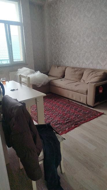 Kirayə mənzil 3 otaqlidi tələbə xanım və işləyən xanımlar üçün