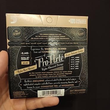 gitara simləri: Klassik neylon simlər Daddario EJ45 Komplektdə 6 sim var (3 neylon — 2