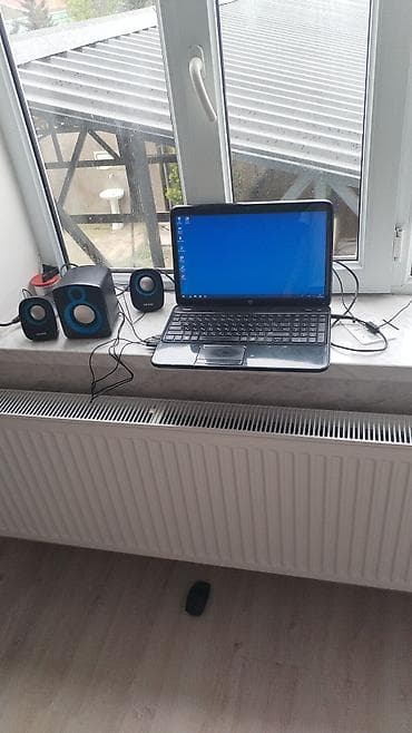 HP Pavilion seriyalı 15.6" noutbuk + 2.1 kompüter akustik sistemi