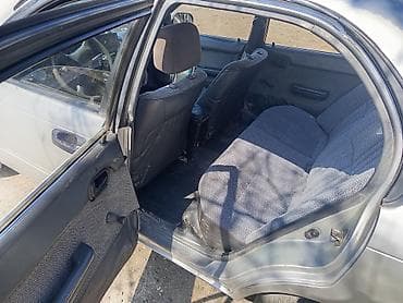 toyota corolla oluxana: Toyota Corolla sedan riyal alıcılara maşının yanında endirim olacaq — 5