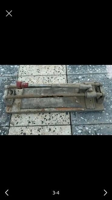 kafelin: Əl ilə çalışan Kafel kəsən stanok — 3