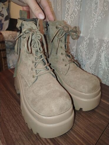 kaubojke novi sad: Qalın platformalı qadın botları. Geyilmeyib. 65 manata alinib. 45 e — 4