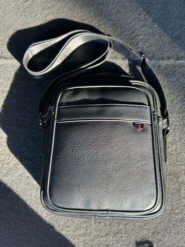 Modemlər və şəbəkə avadanlıqları: Kişi çiyin çantası – qara rəng - Material: dərini xatırladan suya — 1