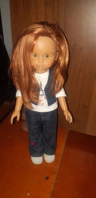 uwaq wekilleri: Gozleri yumulur acilir. Hundurluyu 37 sm. Ideal veziyyetdedir. Qiymet — 2