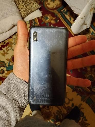 sd kart telefon: Samsung Galaxy A10 - Ekran: damcı formalı çentikli, toxunmaya həssas — 5