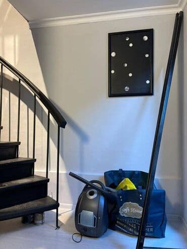 xacmaz obyekt: Sahil metrosuna yaxin 90kv sahəsi olan obyekt 3otaqli ofis 1000azn — 12