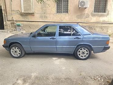 mercedes e170: Mercedes-Benz 190 (W201) sedan - Korpus: 4 qapılı sedan, mavi rəng - — 4