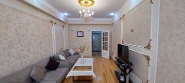 bakida satdiq evler: Sumqayıt şəhər Bulvar küçəsində Sumqayıt City,kompleksində,4 — 1