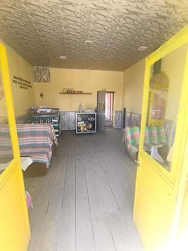 qazaxda 2 otaqli menziller: 3 otaqlı, 10 kv. m, Orta təmir — 6