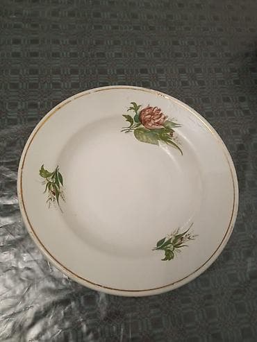 Qab-qacaq dəsti – boşqab və piyalələr - Material: keramika/çini tipli