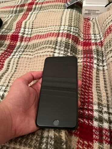 balaca apple: IPhone 8 Plus, 64 GB, Qara, Barmaq izi — 2