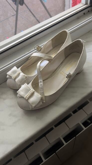 32 razmer: Платье в идеальном состоянии. Размер указан на 10 лет, но можно носить — 4