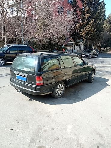 Мототранспорт: Opel Astra: 1.8 л | 1994 г. 443277 км Универсал — 2