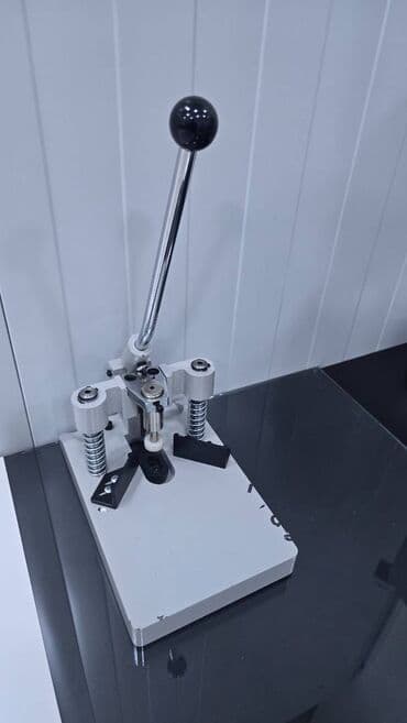 Kəsmə qalınlığı: 30mm Komplektdə 2 bıçaq Metal gövdə Künc kəsən lalafo.az -da Kəsmə qalınlığı: 30mm Komplektdə 2 bıçaq Metal gövdə Künc kəsən