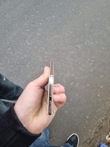 zeng sesi: IPhone 8, Qızılı — 8