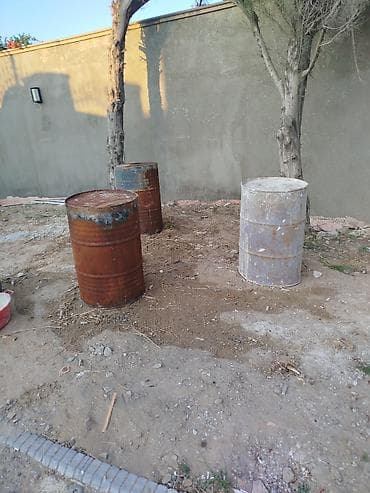 sintepon material: Dəmir boçkalar satılır ədədi 8 azn — 1