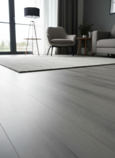 isti pol ucun parket: Boz tonlarda taxta naxışlı döşəmə paneli (laminat tipi) - Rəng — 1