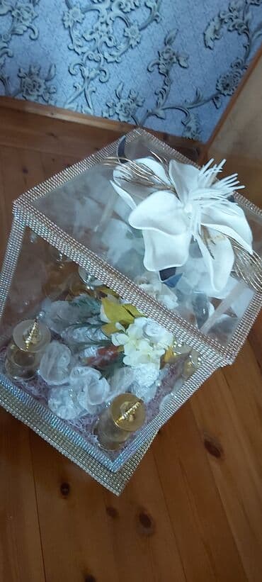 xonca şəkilləri: Nabat xoncasi. Şəffaf materialdan hazırlanmış, zərif qızılı rəngli — 2