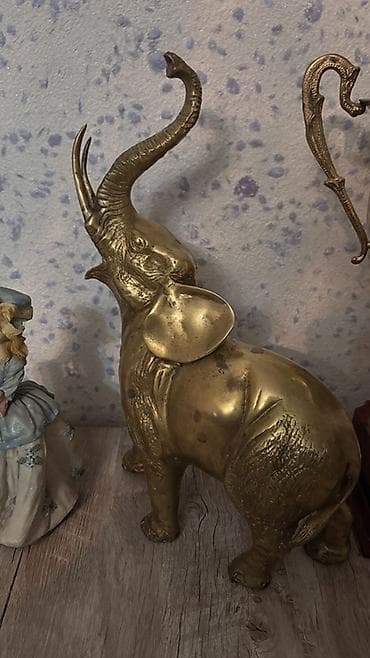 Fiqur, Metal, rəng - Qızılı