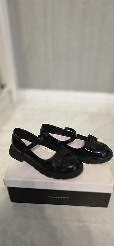 Qız uşaqları üçün qara laklı baletka tipli AYAQQABI ÖLÇÜ 35 - Rəng