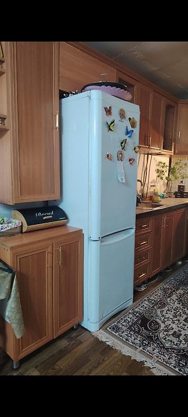 2 qapılı Indesit Soyuducu Satılır, rəng - Ağ