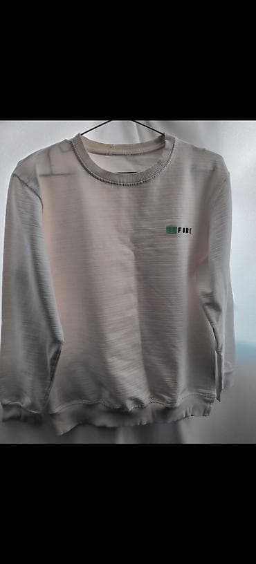 Kişilər üçün 2xl razmerdə, ağ rəngdə, az geyinilmiş. Alıcı üçün