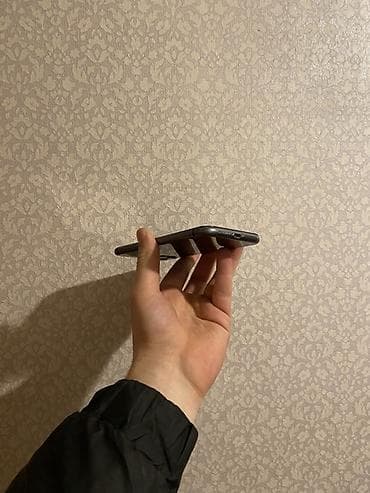 iphone 5s barter: IPhone 11, Qara, Face ID — 1