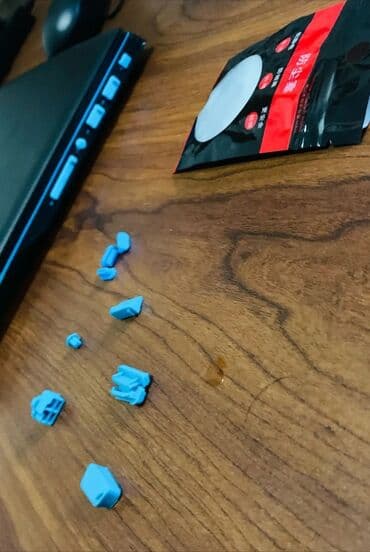 kampyuter: Kompüter və noutbuk portları üçün də fişlər/propkalar/zaqluşkalar — 2