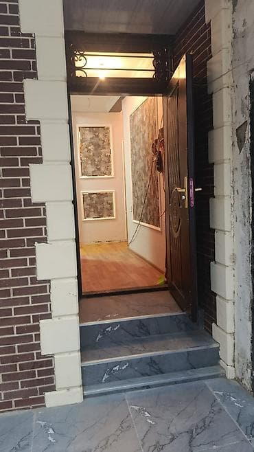 bina az evler: Satılır: tam temirli. yeni yaşayış evi. giriş qapısı və interyer bəzək — 2