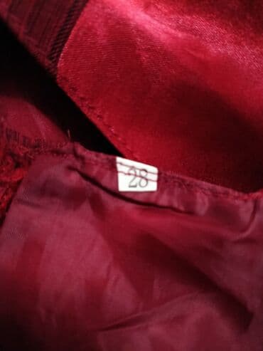 Manejlər: Qız uşağı üçün mərasimliyi qırmızı don - Rəng: tünd qırmızı (şərab — 2