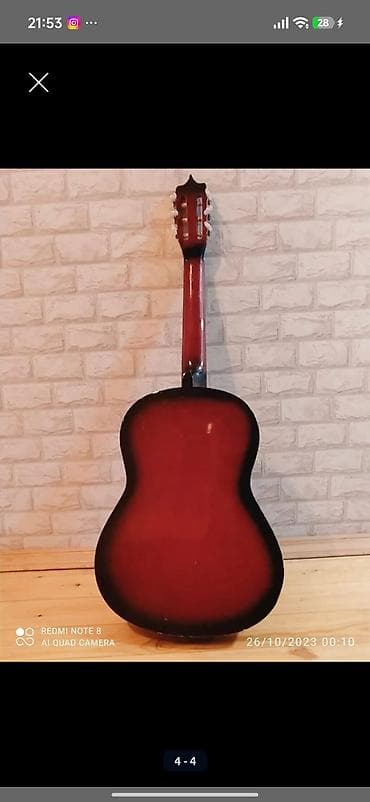Gitar ideal vəziyyətdədir uzerinde canta verilir — 6