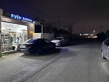 astarada: Ramana qəsəbəsi Sosial binaların düz yanında yol kənarı 130kv-lıq — 2