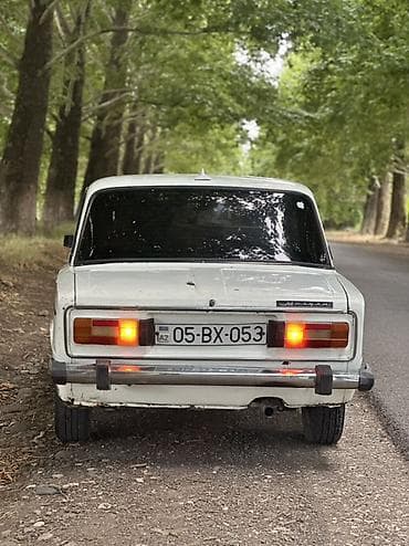 ford transit салон: VAZ 2106 sedan – klassik sovet modeli, ağ rəng. Karopka 4 işləy — 2