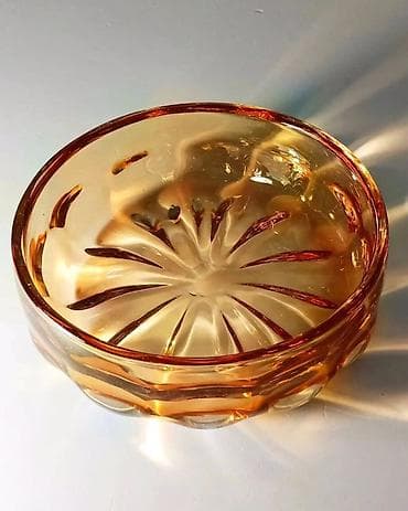 konfet qabı: Konfet və ya meyvə qabı. Rəngli şüşə, 60-70-ci illər, 17 sm, ideal — 1