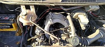 Yükdaşıma üçün praktiki qapalı kuzovlu kiçik yük avtomobili. - — 2