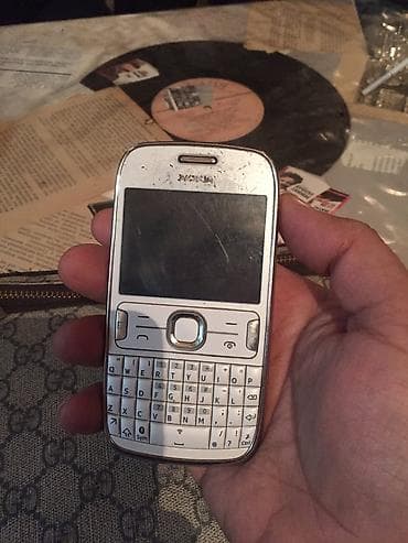 siemens mobil: 302 telefon ela ishdiyir shekil oz shekilidi rial alana endirim edecem — 1