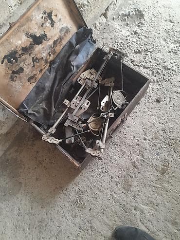 hyundai santa fe: Avtomobil üçün ehtiyat hissələri dəsti

vaz 09. 099 08 015
- 
- — 3