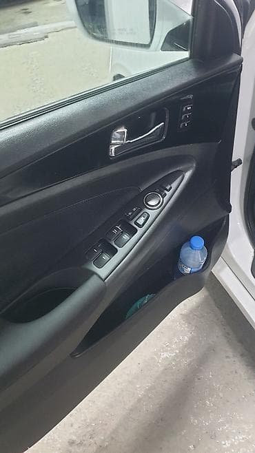 Hyundai Sonata: 2.4 л | 2012 г. Седан — 4