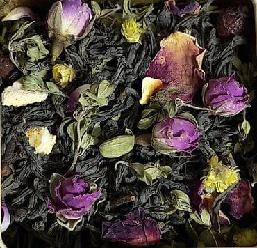 bal: Gül-ədviyyatlı bitki çayı qarışığı Tərkib: - Qara çay yarpaqları - — 2