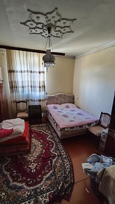 berde ev: Lokbatan qesbesi 233 sayli mektebin qabaginda 5 mertebeli evin 3 cu — 6