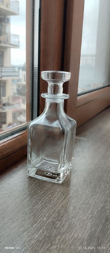 Bayraqlar: Rəng - Ağ, Şüşə — 1