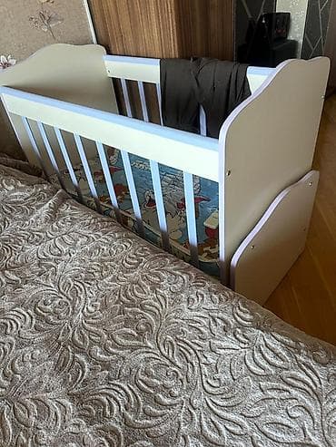 Oğlan və qız üçün, İşlənmiş, Dördbucaq, Beşik, Dəstsiz, Matras ilə, Yellənmə mexanizmsiz — 2