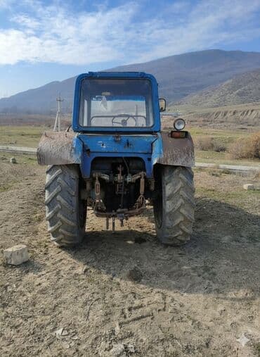 Aksesuarlar və tüninq: Mavi rəngli universal kənd təsərrüfatı traktoru qiymətin razılaşmaq — 3