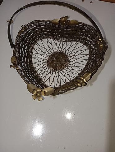 Metall səbət – ürək formalı, dekorativ. - Material: metal məftildən