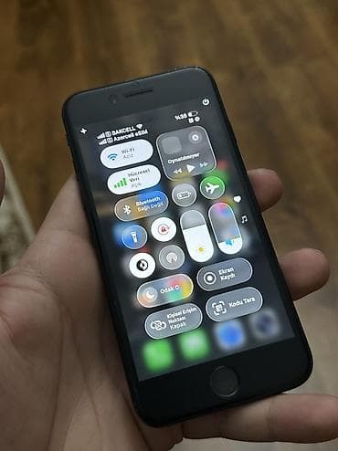 not 10 plus: IPhone SE 2020, 128 GB, Black Titanium, Barmaq izi, Simsiz şarj, Face ID — 8