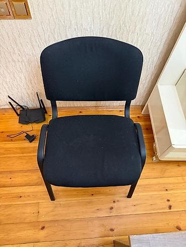 oturaca: Ofis masası və stul dəsti - Masa: düzbucaqlı forma, taxta teksturalı — 1