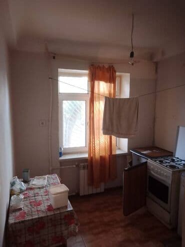 1 ci mikrorayon satilan evler: Bakı, 1 otaqlı, Köhnə tikili, m. Neftçilər, 40 kv. m — 3