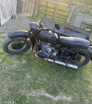 moto duqa: Yük daşımalı qoşa qoşqulu motosiklet - Yan qoşqu ilə təchiz olunmuş — 3